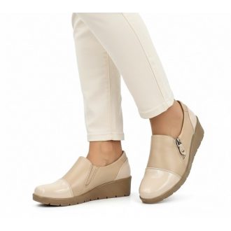   Bella Zip Comfort – cipzáras tavaszi női félcipő drapp színben