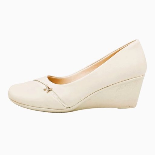 Parisienne telitalpú elegáns női cipő bőr talpbetéttel beige