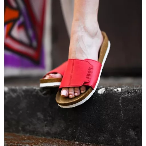 4022 LEON bőr egypántos női papucs anatómiai talpbetéttel I piros